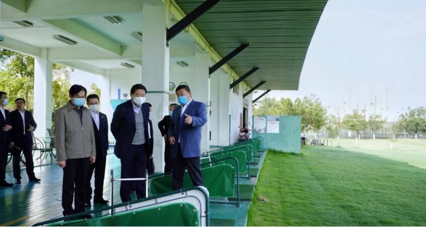 尊龙凯时集团党委书记、董事长任丁率队考察四川旅游学院